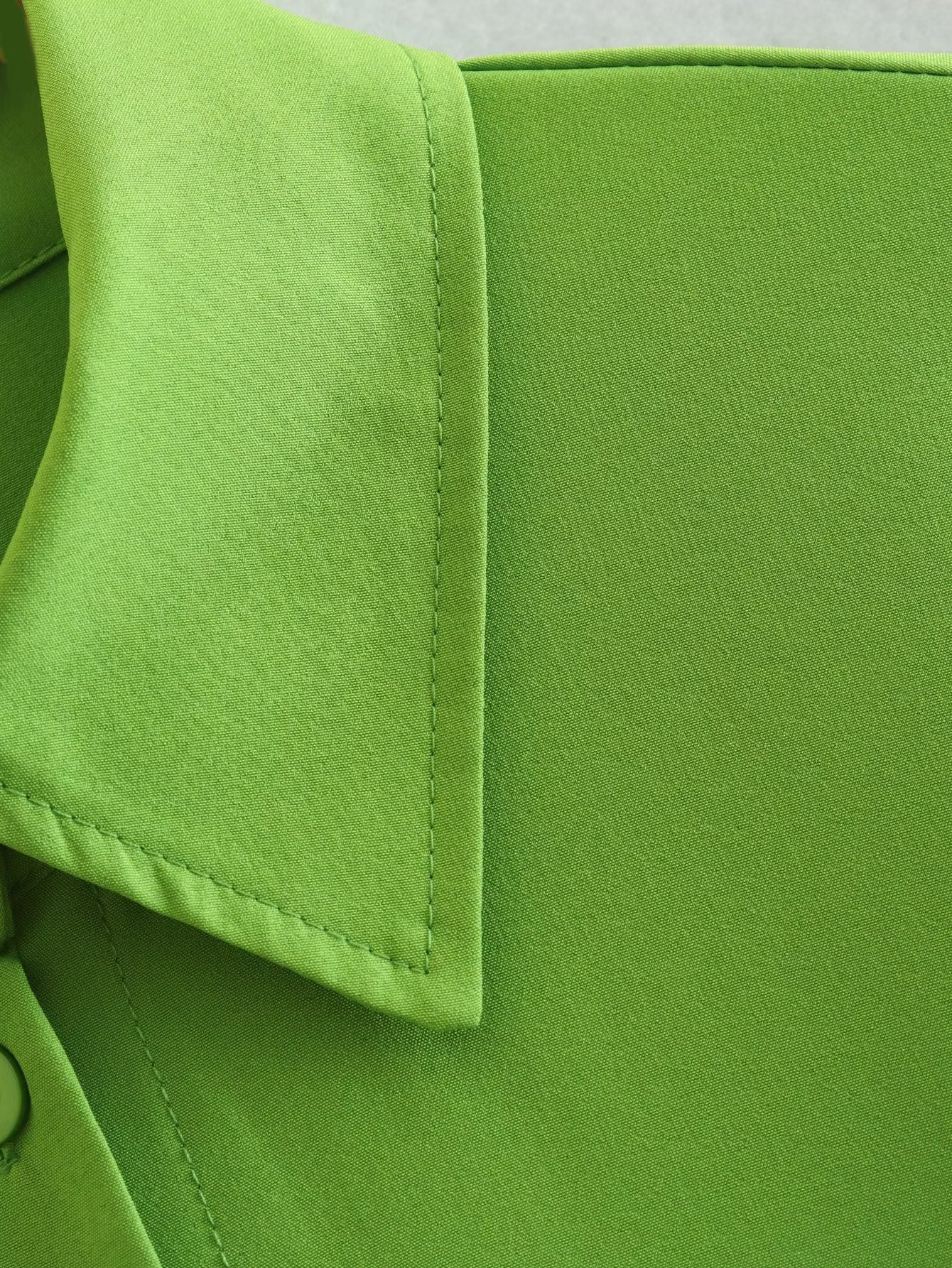 Apple Green Single-Breasted Shirt Fashionable Women Polo Collar Long-Sleeved Shirt Women