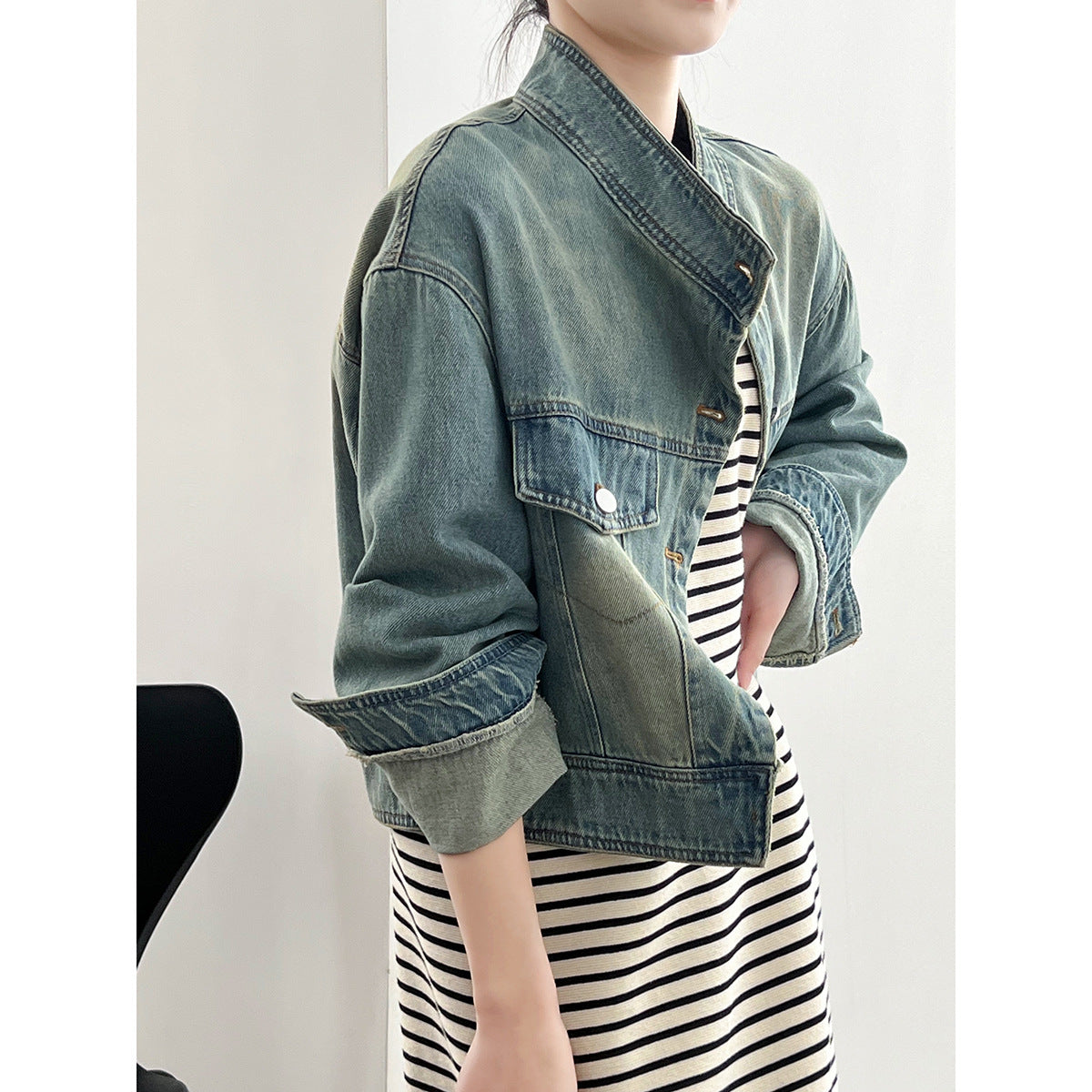 Denim Jacket Women  Short Autumn Korean Fashionable Stand Collar Design Coat